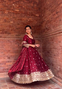 Presenting New  Đěsigner Anarkali Suit In New Fancy Style