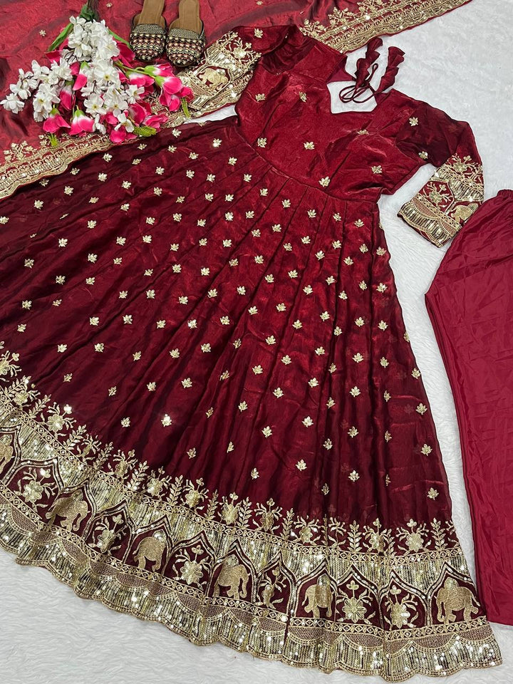 Presenting New  Đěsigner Anarkali Suit In New Fancy Style