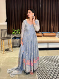 Presenting New  Đěsigner Anarkali Suit In New Fancy Style*