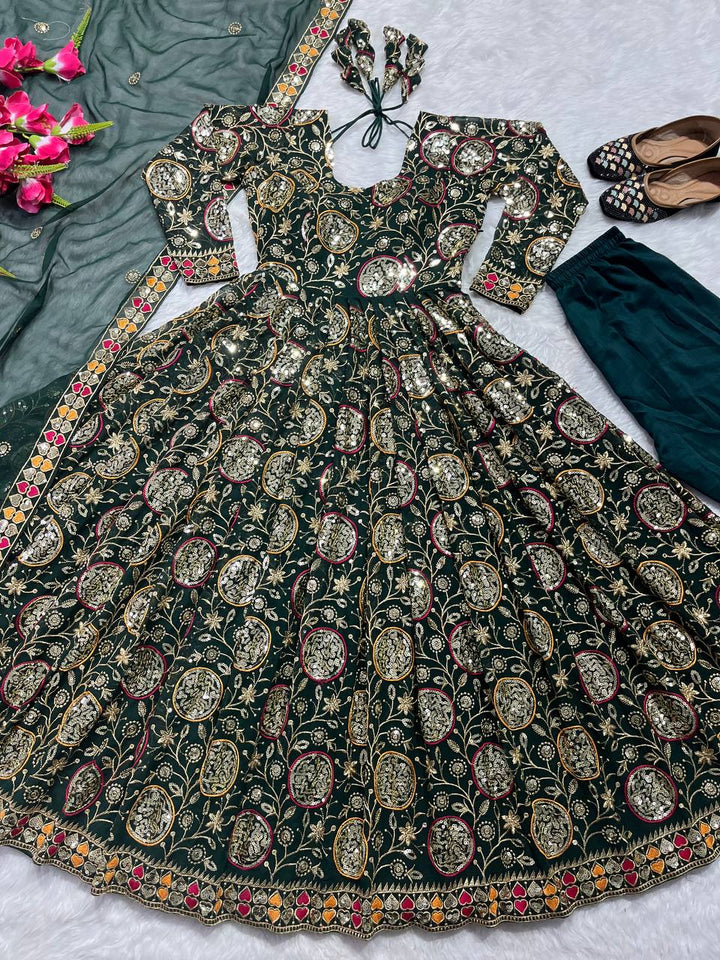 Presenting New  Đěsigner Anarkali Suit In New Fancy Style*👌💕