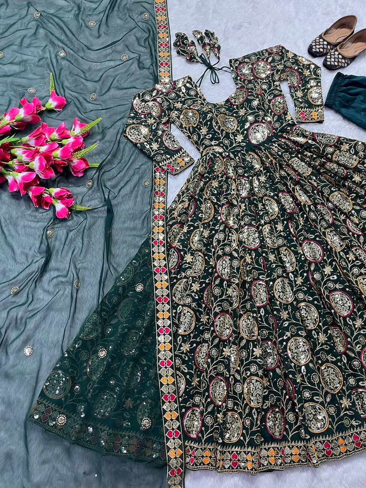 Presenting New  Đěsigner Anarkali Suit In New Fancy Style*👌💕