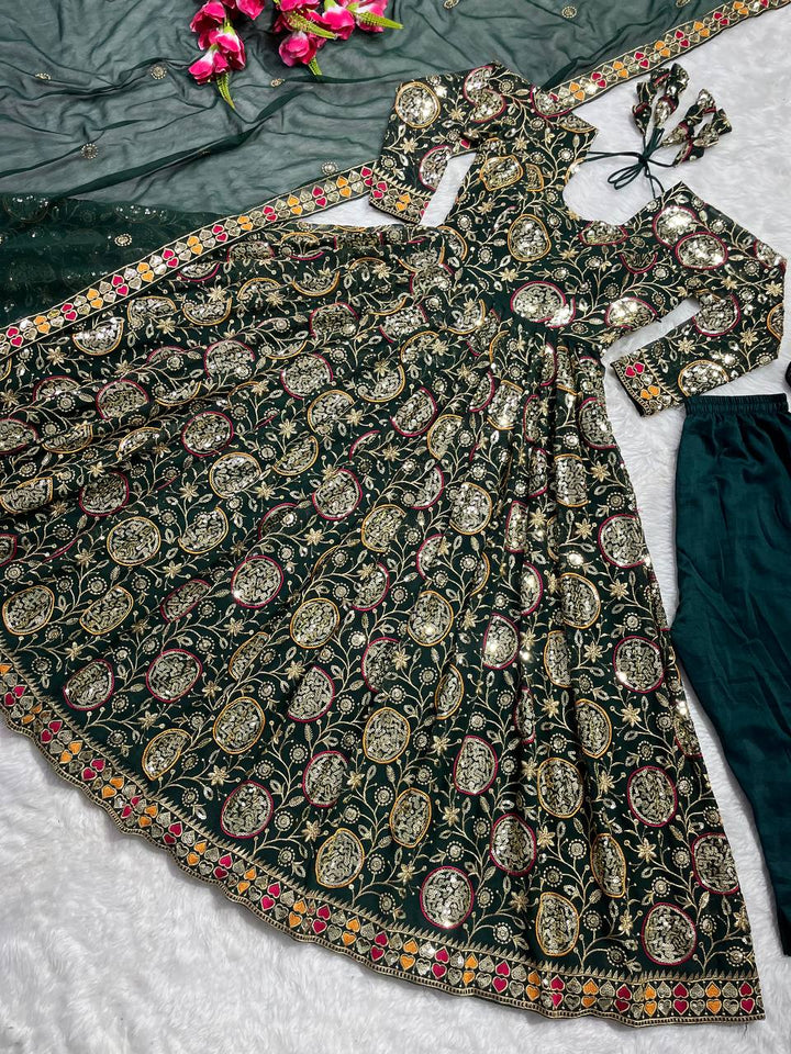 Presenting New  Đěsigner Anarkali Suit In New Fancy Style*👌💕