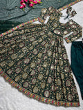 Presenting New  Đěsigner Anarkali Suit In New Fancy Style*👌💕