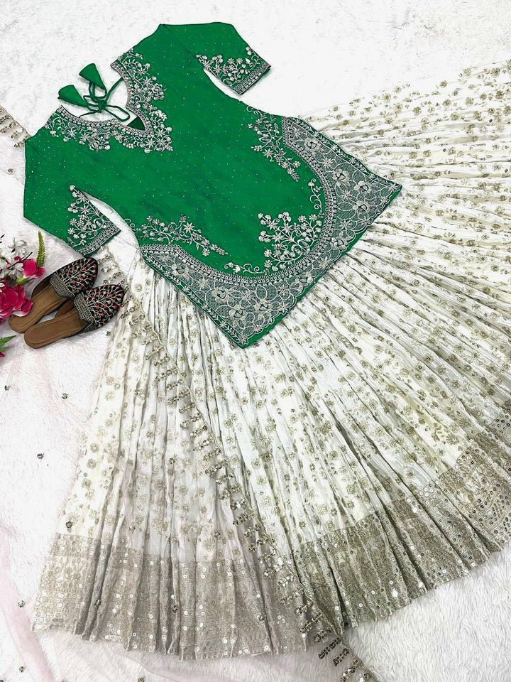 Presenting New  Đěsigner Lehenga -Top In New Fancy Styl