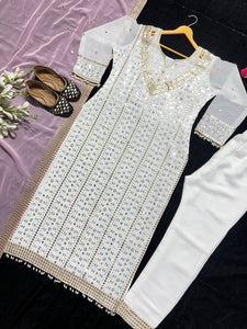New Designer Party Wear Long Pakistani  Suit In Fancy Style*👌💕