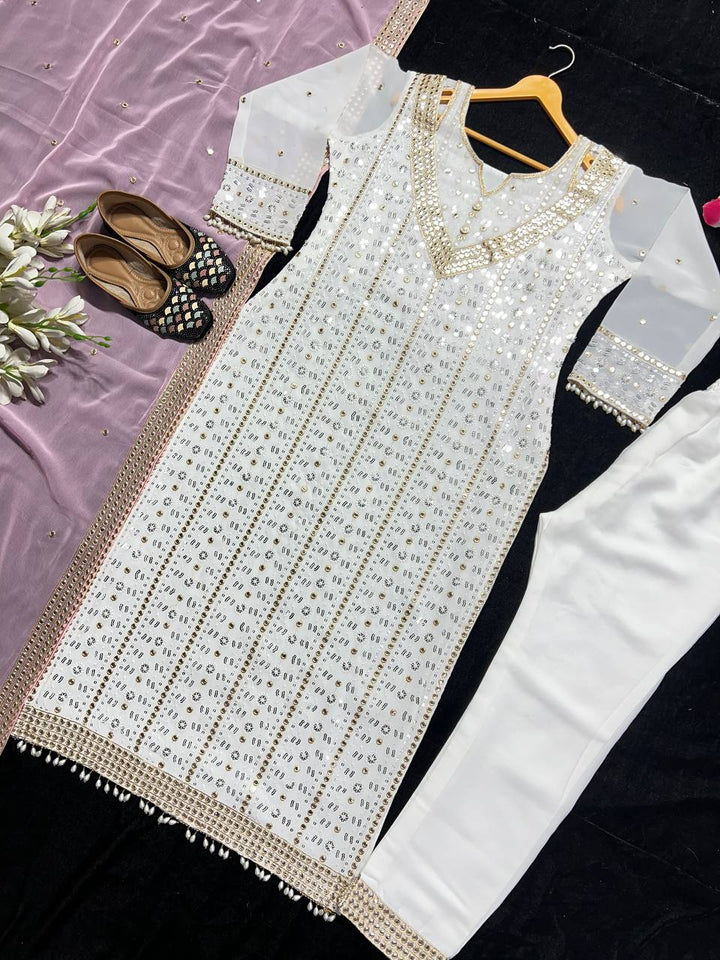 New Designer Party Wear Long Pakistani  Suit In Fancy Style*👌💕