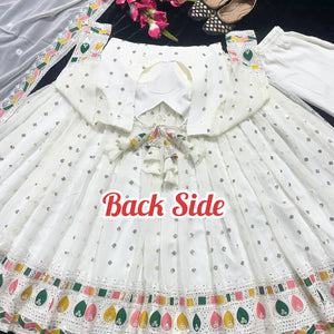 Presenting New  Đěsigner Anarkali Suit In New Fancy Style*👌💕